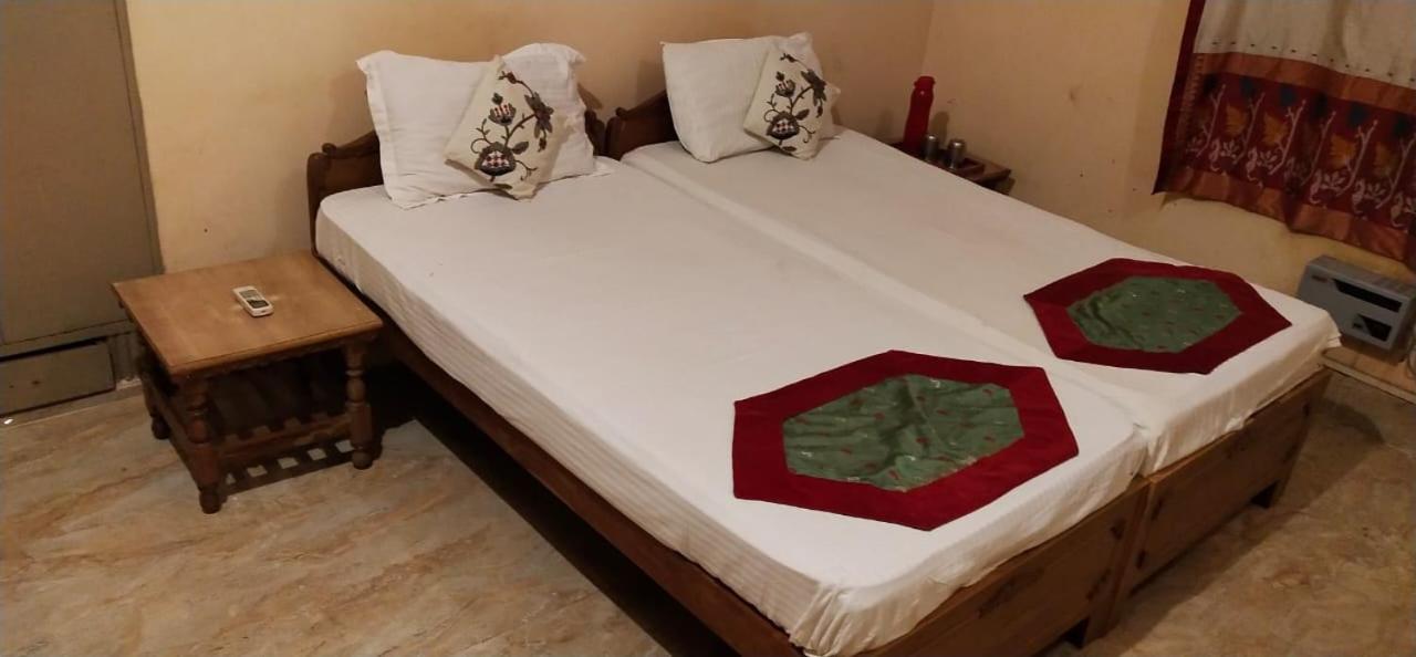 Cozy Inn Varanasi Exteriör bild