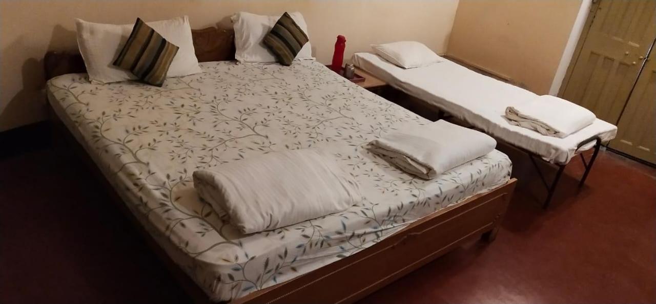 Cozy Inn Varanasi Exteriör bild